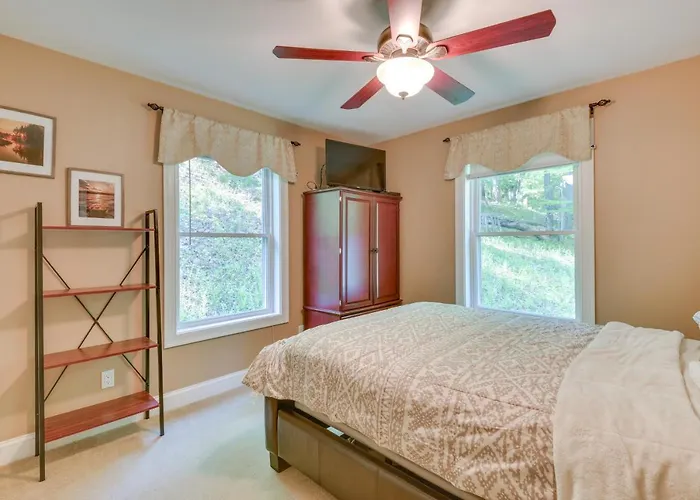 Game Room & Hot Tub: Old Forge Home!