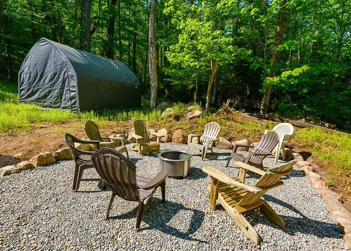 Game Room & Hot Tub: Old Forge Home!